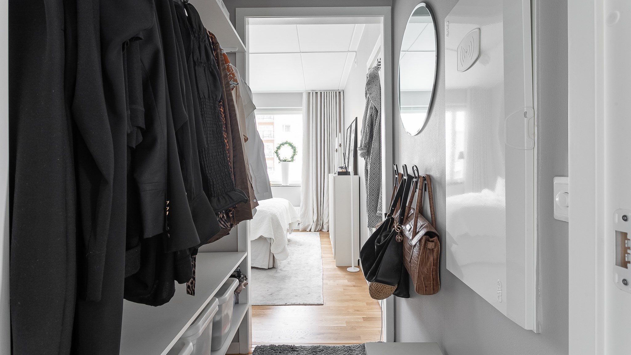Walk-in-closet